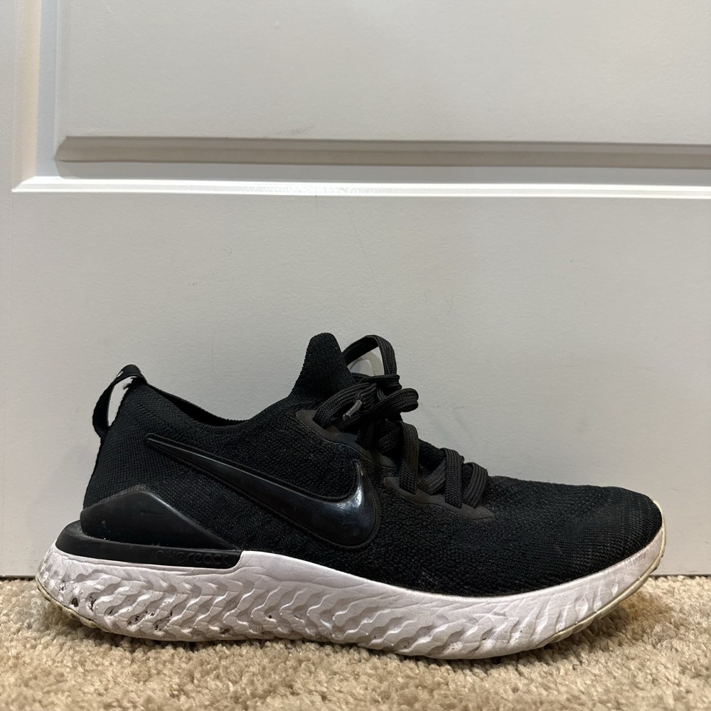 Nike Epic React Flyknit 2 Womens Size 9.5 Black Running Shoes BQ8927-001